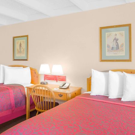 Days Inn By Wyndham Tallahassee University Center Экстерьер фото
