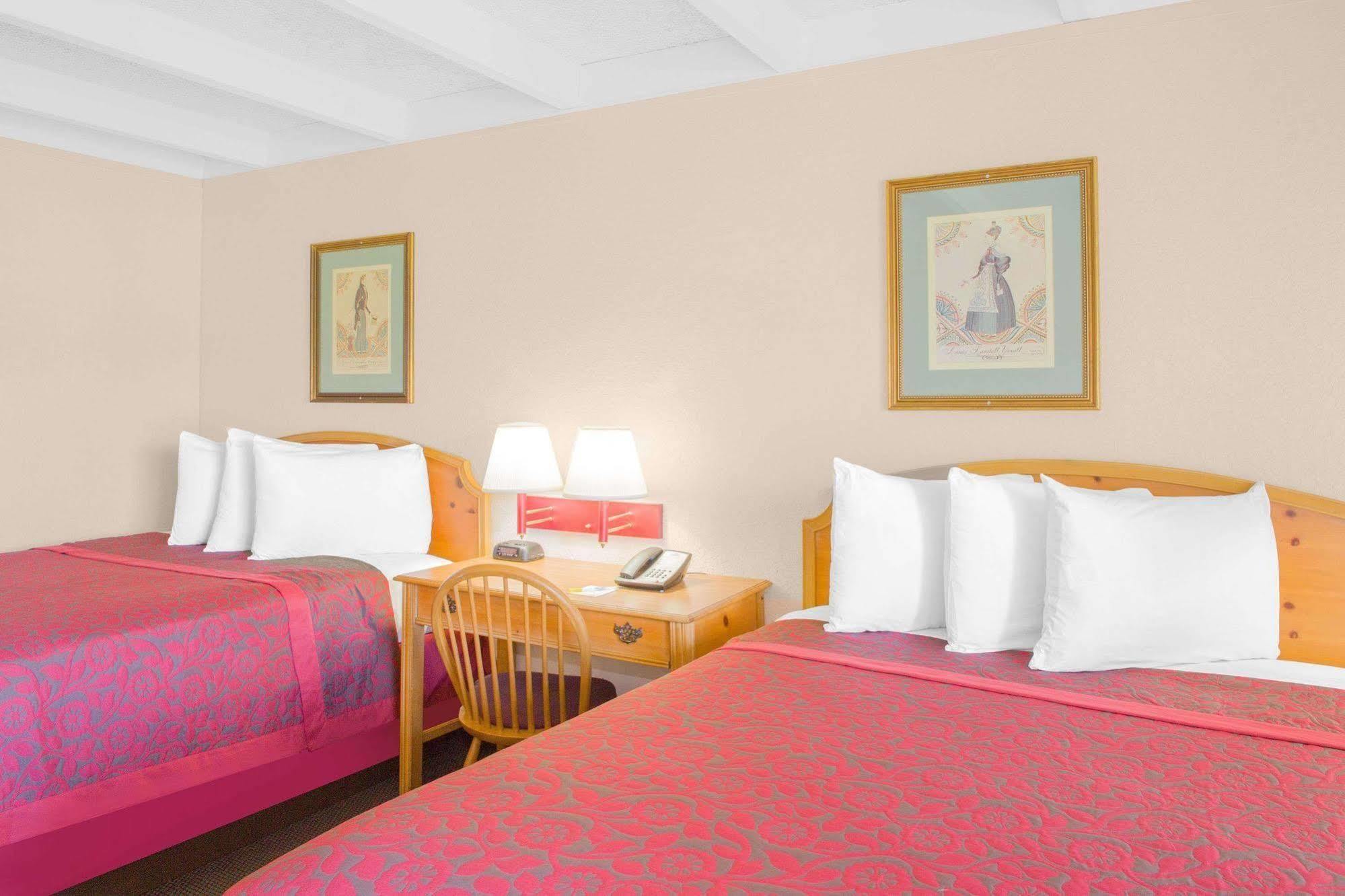 Days Inn By Wyndham Tallahassee University Center Экстерьер фото
